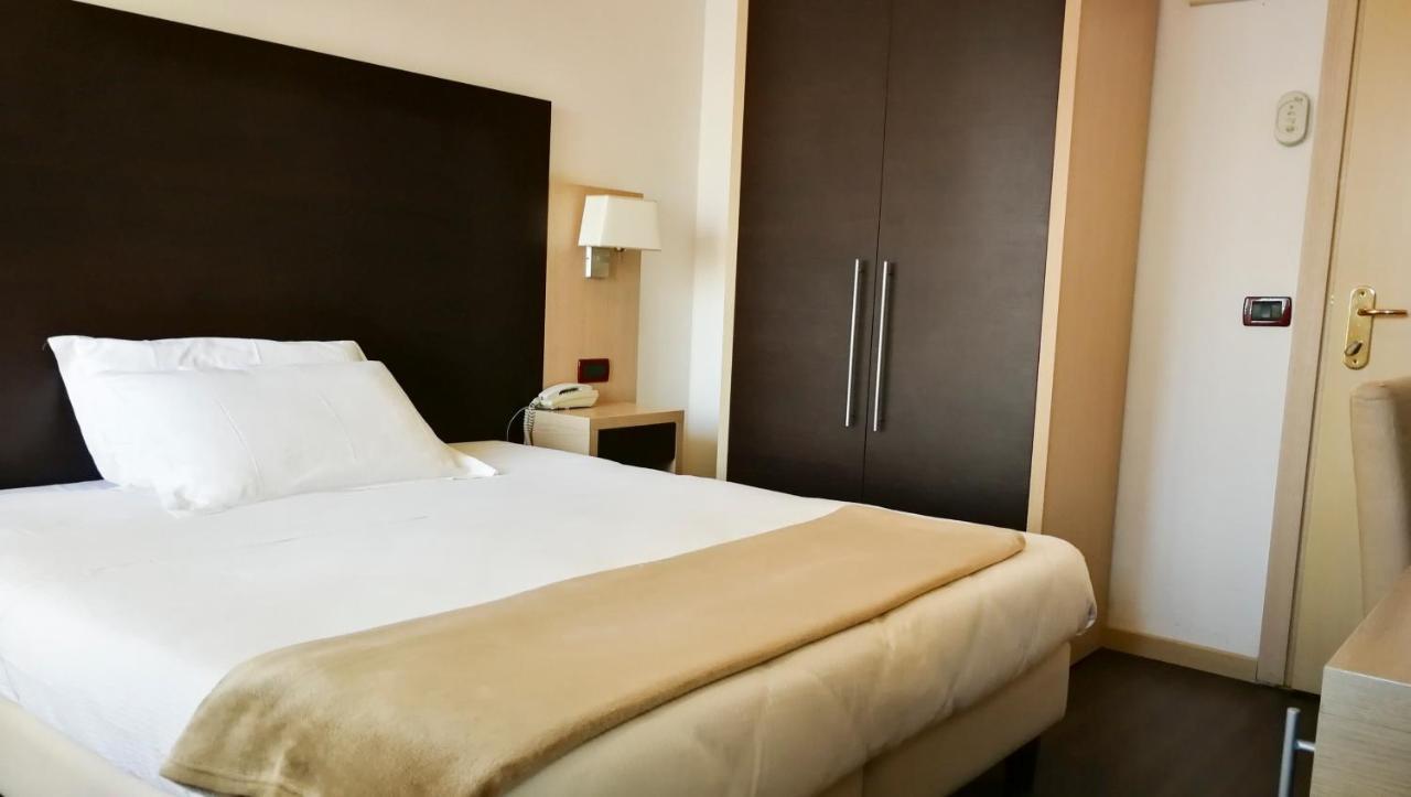 Park Hotel Serena Viserbella di Rimini Exterior photo